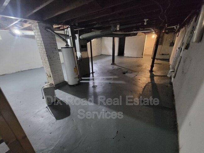 Building Photo - 1655 Howell Ave