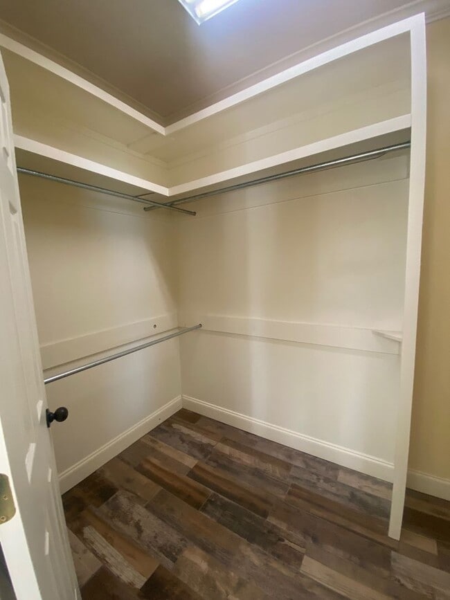 Building Photo - 314 Romar Pl