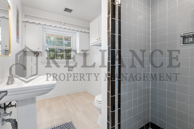 Building Photo - 1126 Farmstead St