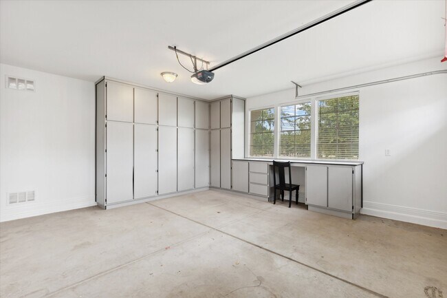 Building Photo - 4713 S Aileron Ln