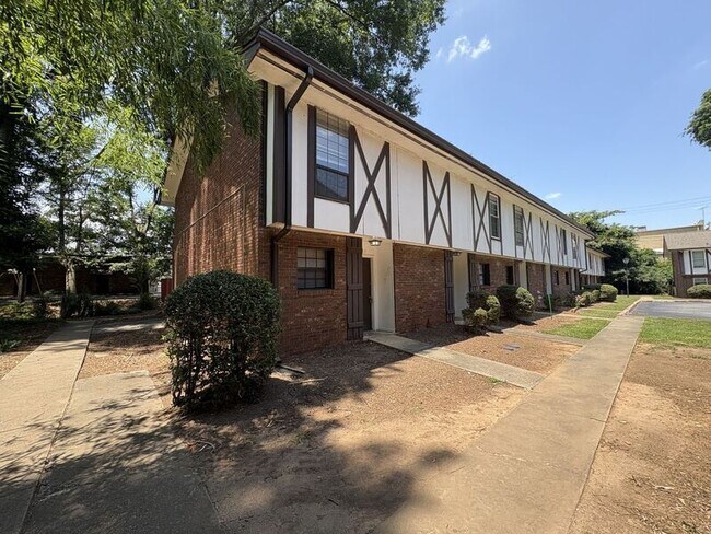 Building Photo - 1108 Tiger Blvd