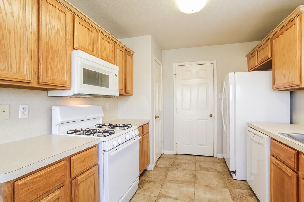 Building Photo - 24030 Rockygate Dr