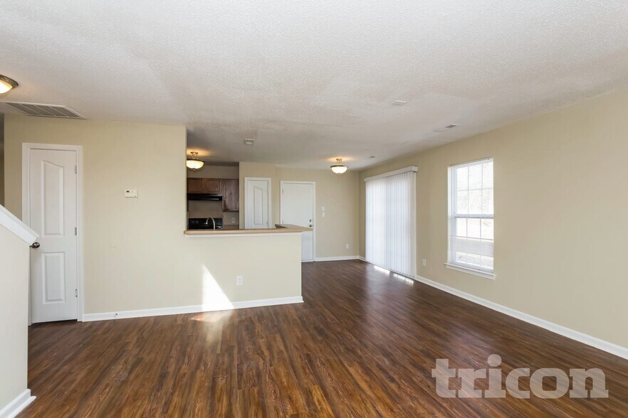 Building Photo - 3323 Mazen Ct