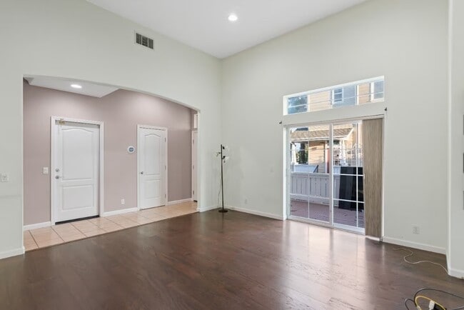 Building Photo - 2801 Lavender Terrace
