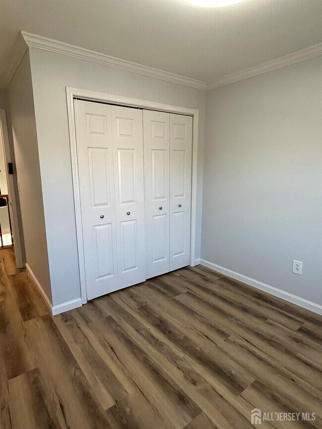 Building Photo - 8 Starlight Ct