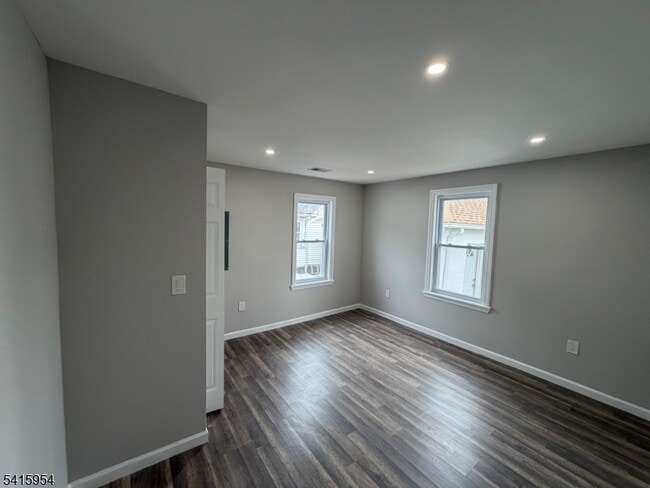 Building Photo - 37 Quaid St