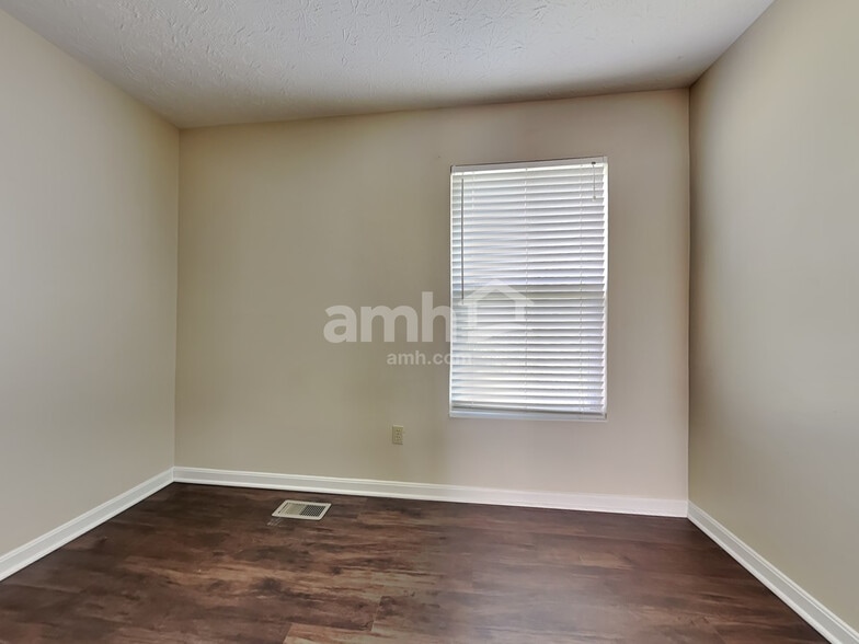 Building Photo - 3300 Whispering Woods Dr