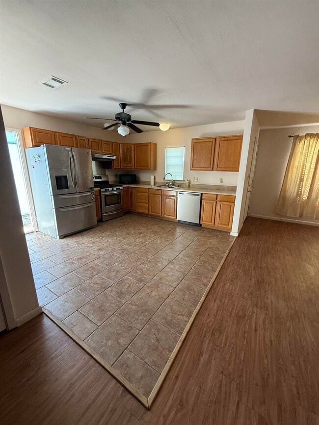 Building Photo - 408 W Main St