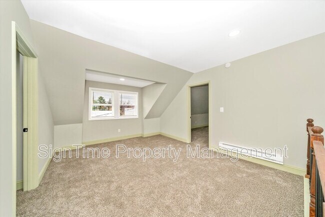 Building Photo - 25 Wayside Ave