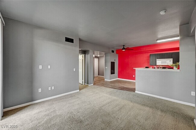 Building Photo - 231 W Horizon Ridge Pkwy