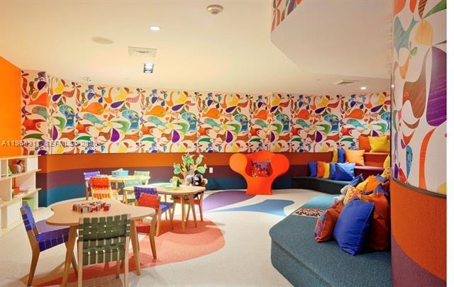 Building Photo - 2020 N Bayshore Dr