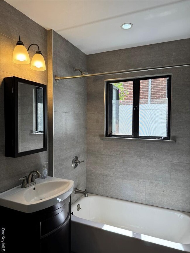 Building Photo - 29-07-29159 159th St