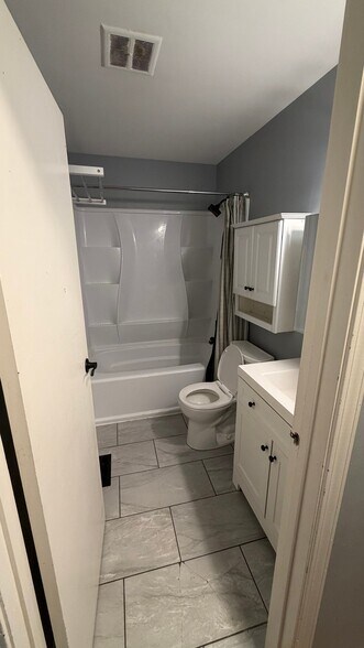 Building Photo - 7760 W Almond Ct