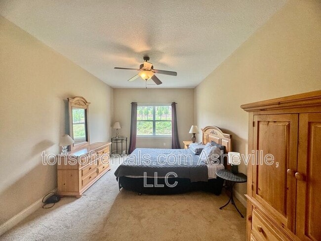 Building Photo - 93 Foxden Dr