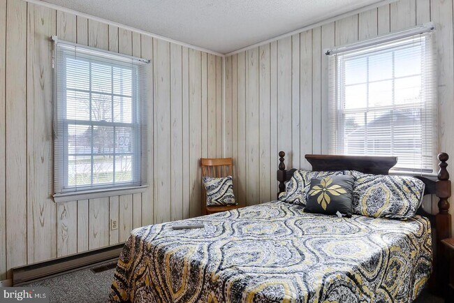 Building Photo - 19948 Church St