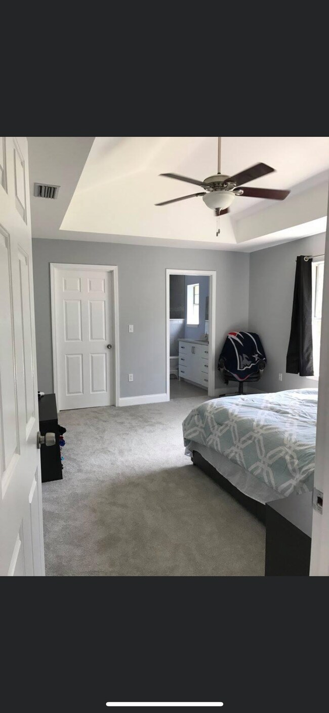 Master bedroom - 3622 Azalea Dr