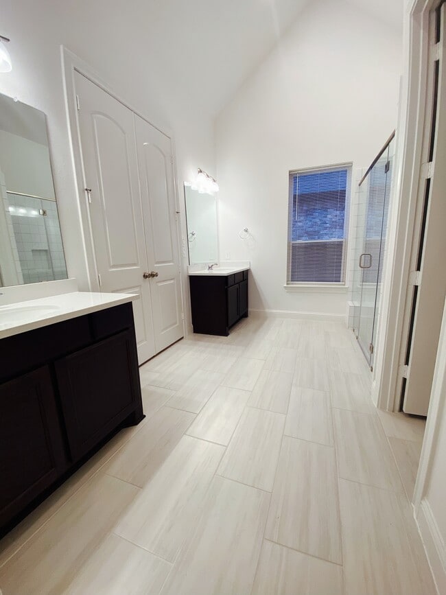 Building Photo - 28096 Woodland Bend Way