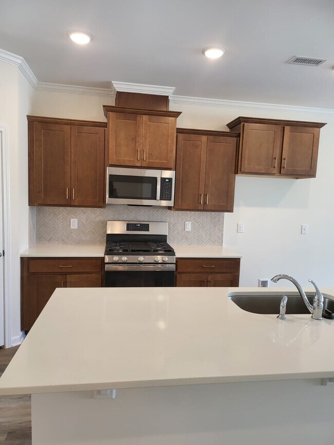 Building Photo - 436 Church St