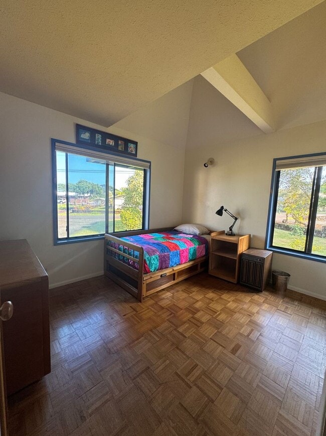 Building Photo - 3 Bedroom/ 2.5 Bath