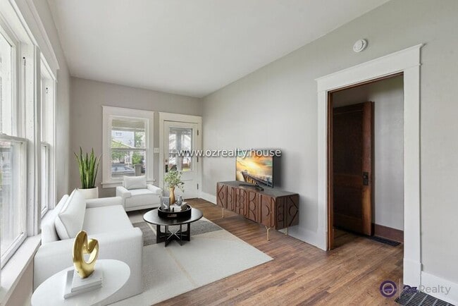 Building Photo - 2027 Berkshire Pl
