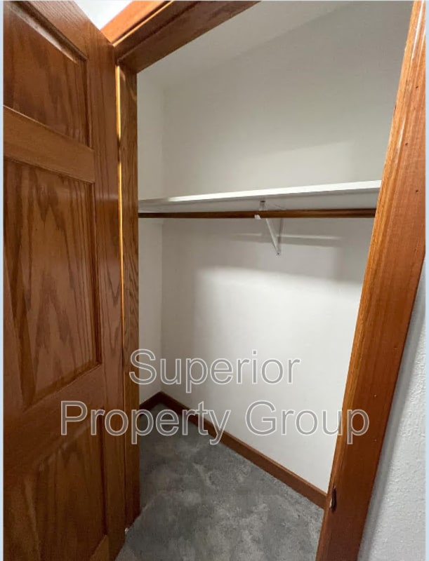 Building Photo - 2 S Wickham Ct