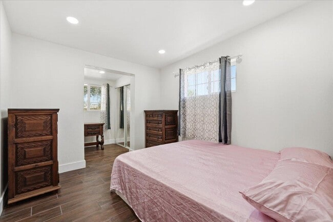 Building Photo - 38466 N Basin Rd