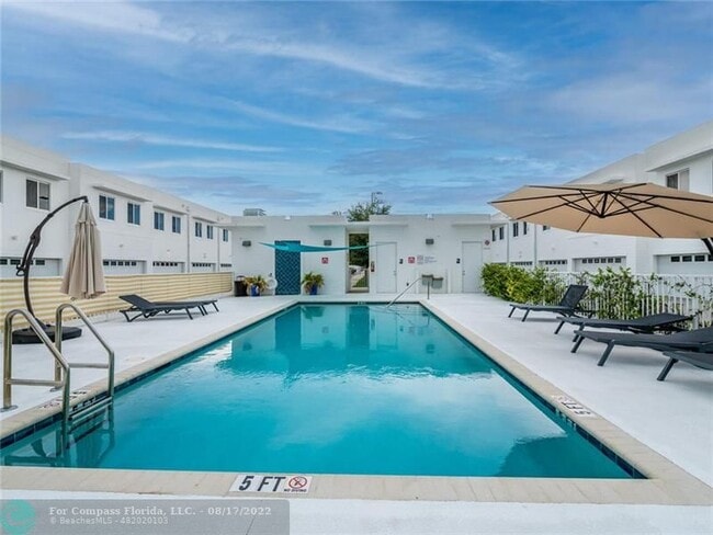 Building Photo - 2630 NE 213th St