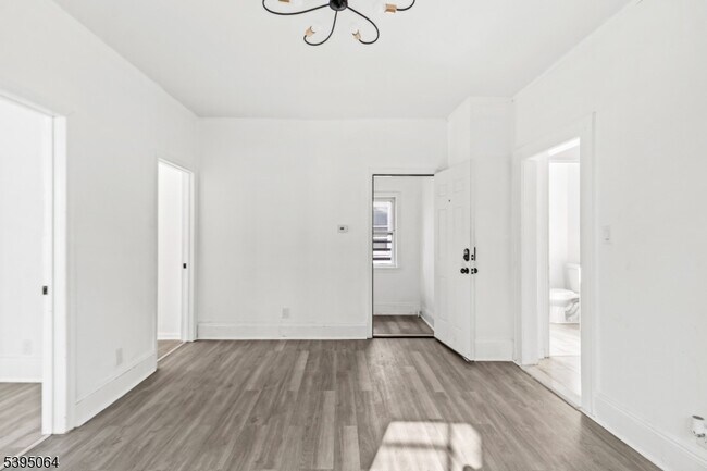 Building Photo - 205 N 16th St