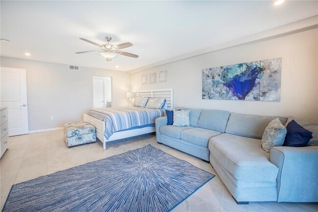 Building Photo - 7300 Sun Island Dr S