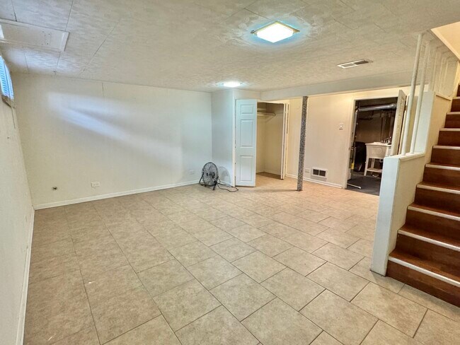 Building Photo - 9038 Niles Center Rd