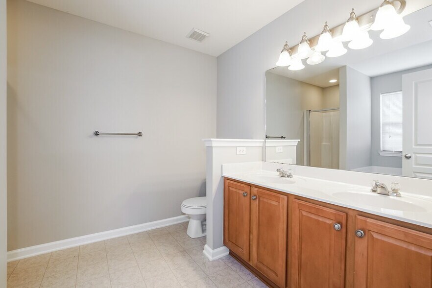 Building Photo - 360 Stobhill Ln