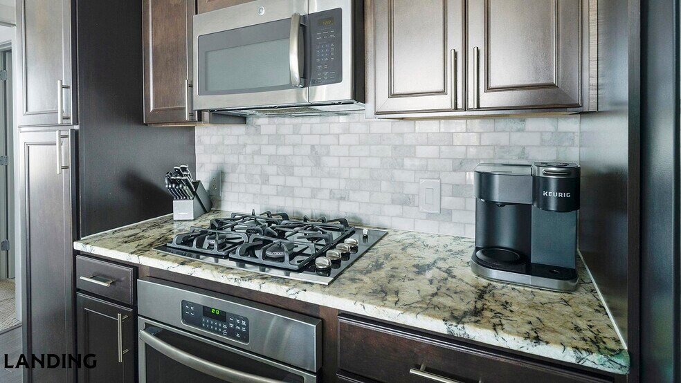 Building Photo - 777 Preston St