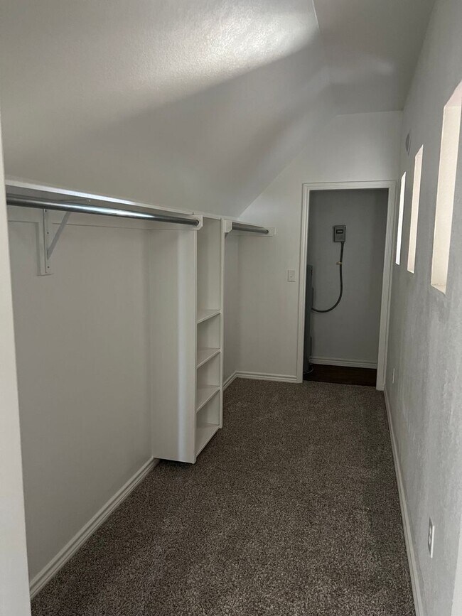 Building Photo - 2553 W Harold St