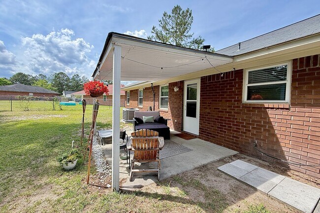 Building Photo - COMING JUNE 2026! (Pet Friendly)
