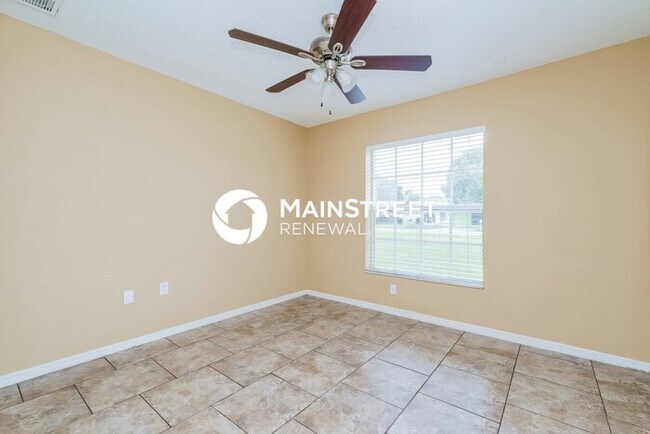 Building Photo - 3 Bedroom Pet-Friendly Home in Spring Hill, FL with Main Street Renewal