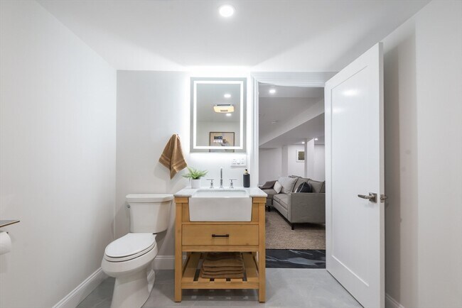 Building Photo - 6 Gordon Rd