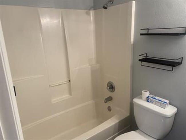 Building Photo - 208 Cypress Creek Dr