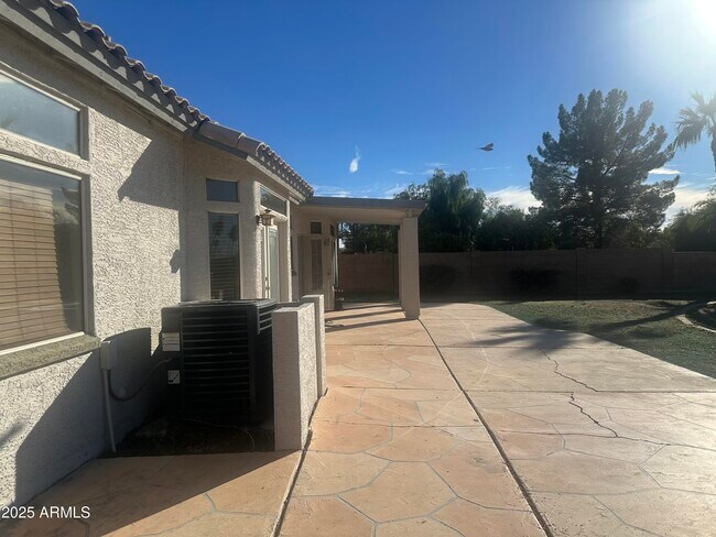 Building Photo - 1755 W Aspen Ave