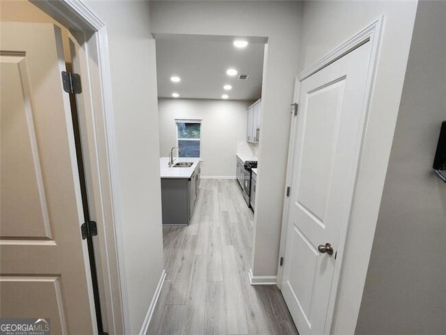 Building Photo - 235 Vly Oak Dr
