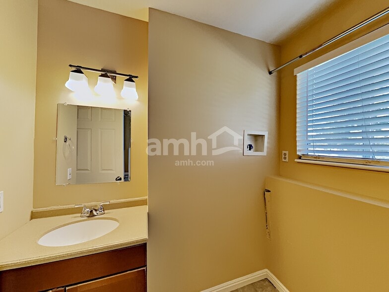 Building Photo - 5729 S 4075 W