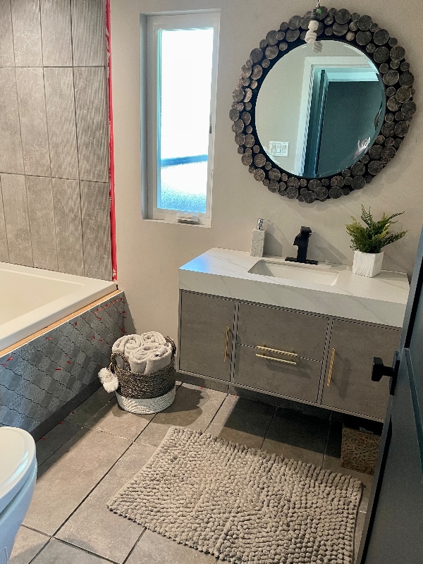 Building Photo - 300 Grace Ln