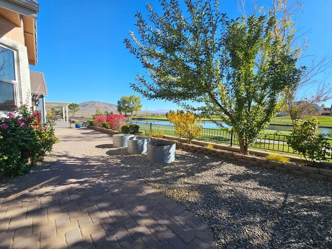 Building Photo - Beautiful Executive Home In Gated Community