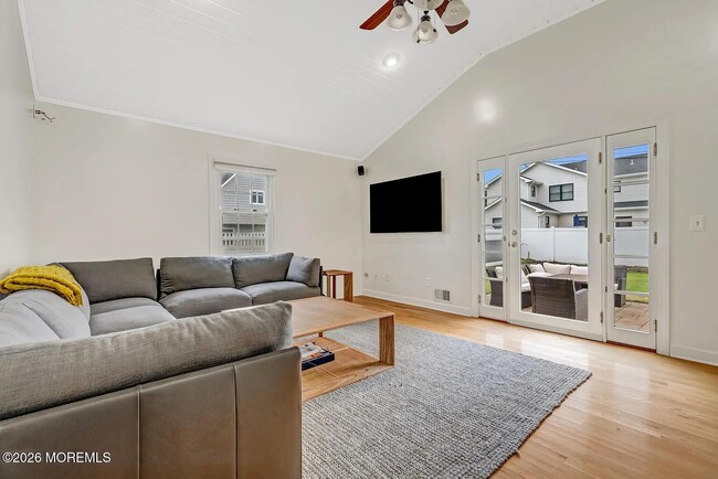 Building Photo - 240 Alpern Ave