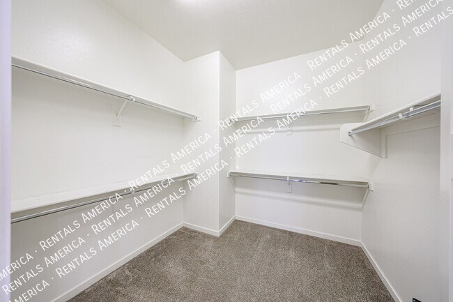 Building Photo - 10556 E Nichols Ave