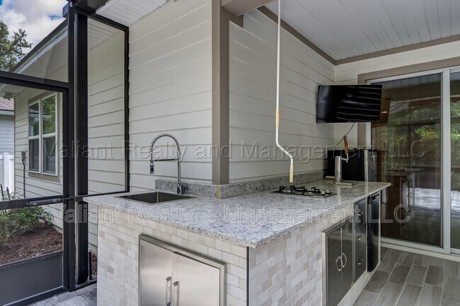 Building Photo - 262 Little Bear Run