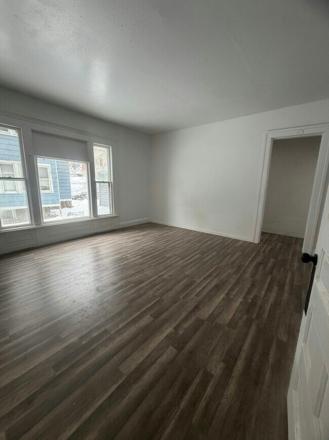 Building Photo - 2618 Collingwood Blvd