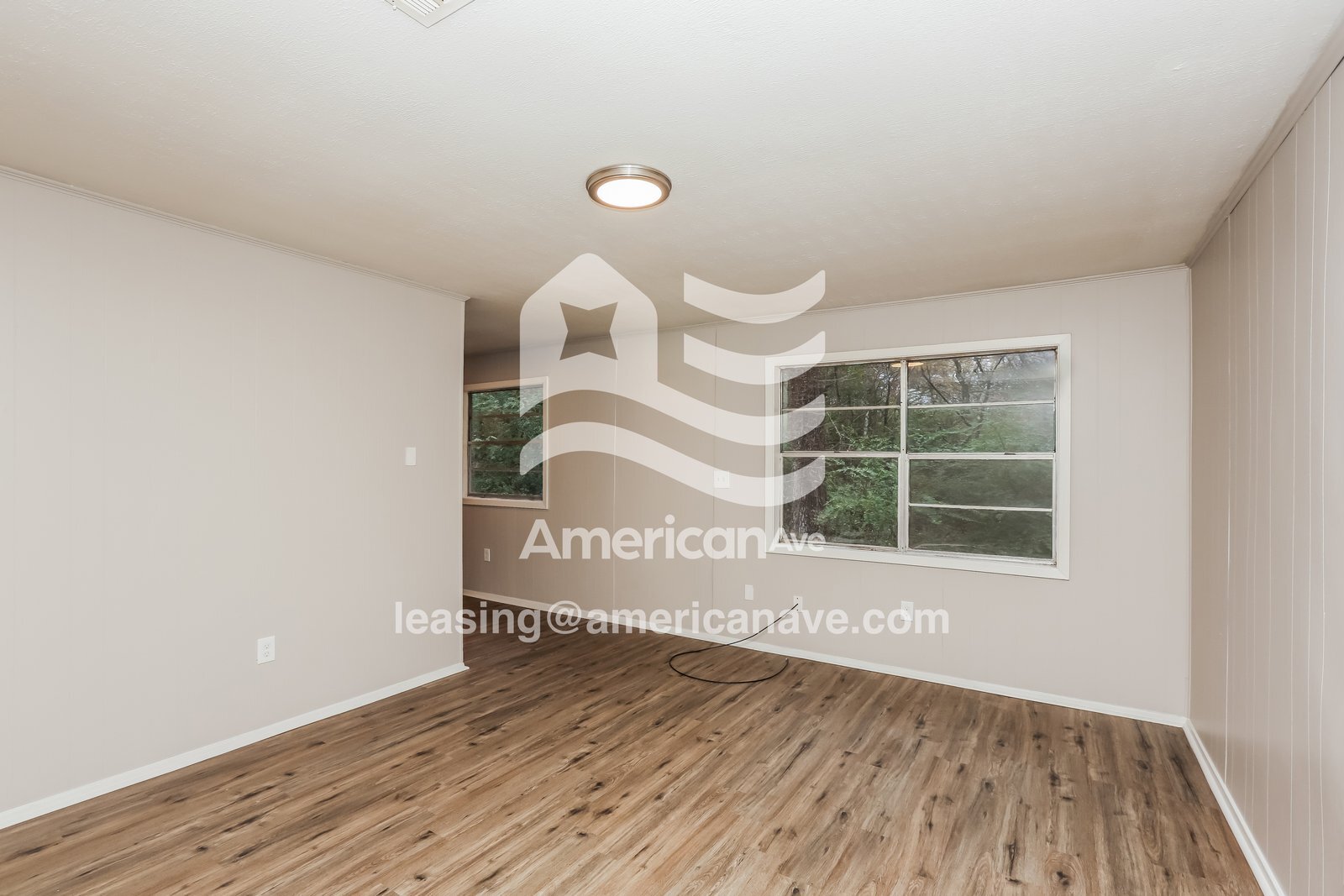 Building Photo - 187 E Woodcrest Dr