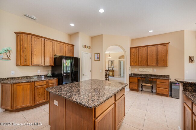 Building Photo - 477 Pirate's Moon Ct