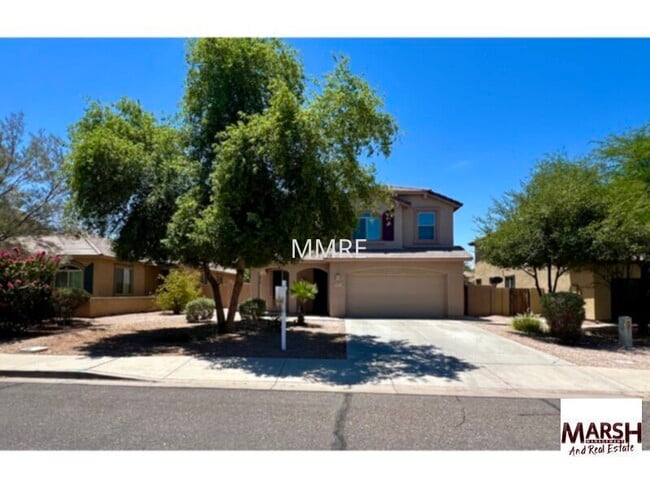 Primary Photo - Beautiful 5 bedroom home with tons of livi...