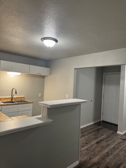 Building Photo - 1907 Nix St